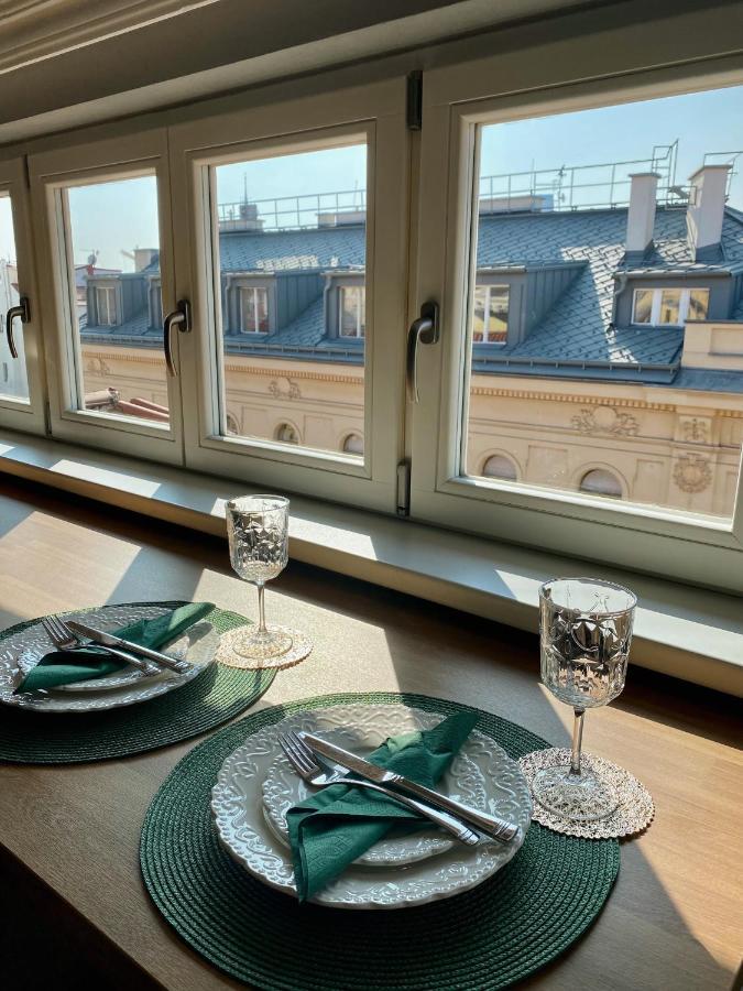 Beautiful Apartment Dlouha Praha Bagian luar foto