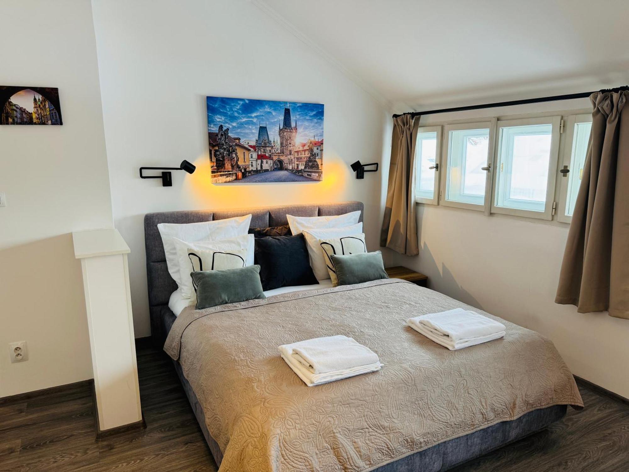 Beautiful Apartment Dlouha Praha Bagian luar foto